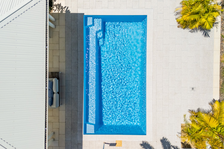 hamilton-slimline-6.5m-3m-crystal-blue-sparkle-joondalup-galleryimage-1.jpg