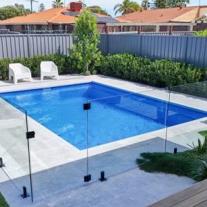 hampton-grande-6m-4.2m-crystal-blue-sparkle-safety-bay-featuredimage-1.jpg