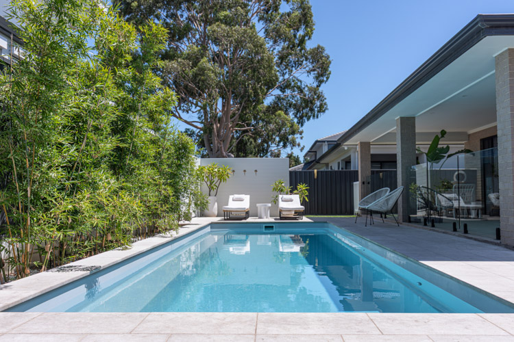hampton-lap-pool-10m-silver-pearl-sparkle-galleryimage-4