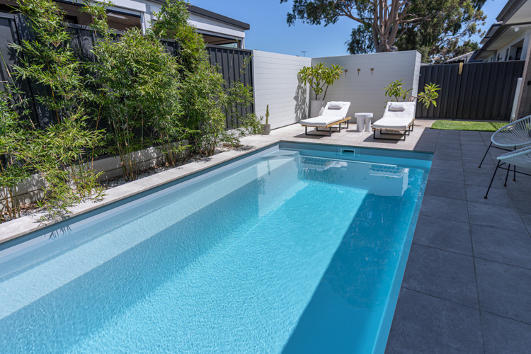 hampton-lap-pool-10m-silver-pearl-sparkle-galleryimage-5