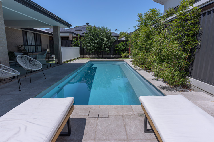 hampton-lap-pool-10m-silver-pearl-sparkle-galleryimage-7