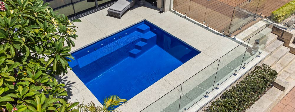 how-to-enhance-your-pool-area-with-natural-stone-features-blogimage1