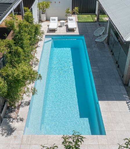 how-to-enhance-your-pool-area-with-natural-stone-features-blogimage2-m