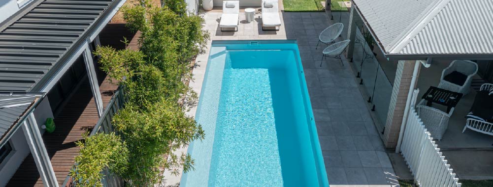 how-to-enhance-your-pool-area-with-natural-stone-features-blogimage2